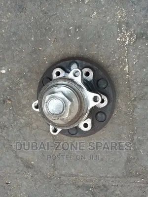 Front Wheel Hub Nissan Caravan Zd30 Available.