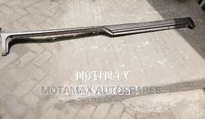 Toyota Noah ZRR80 Running Board