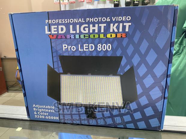Universal Professional Pro Led 800 Video/Photo Light - thumbnail 2
