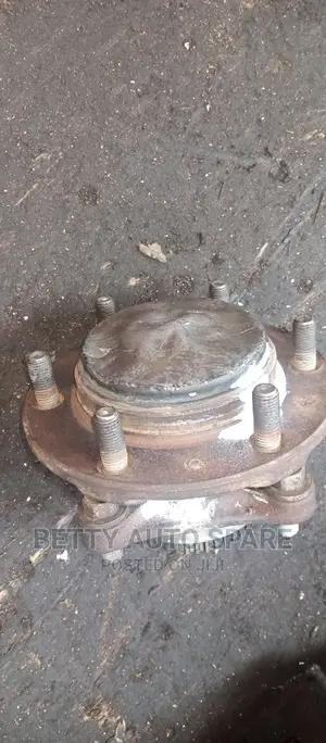 Toyota Vigo 4 WD Hilux Front Hub
