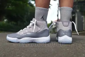 Jordan 11 Sneakers
