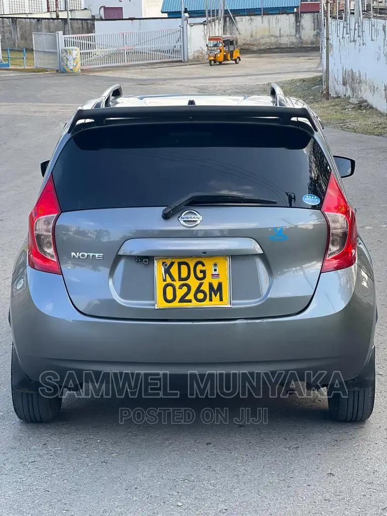 Nissan Note SV Premium 2014 Gray