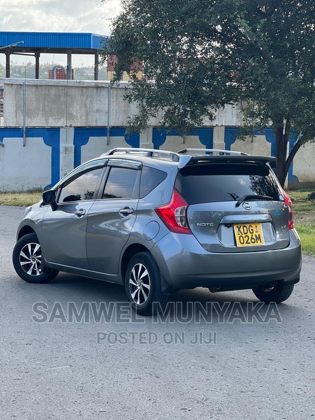 Nissan Note SV Premium 2014 Gray - thumbnail 3