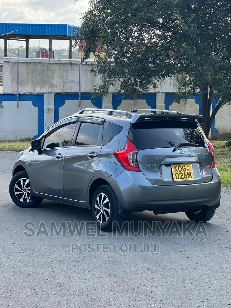 Nissan Note SV Premium 2014 Gray