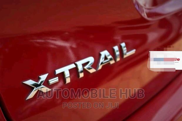 X-Trail Logo - main view