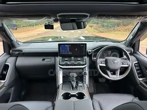 Toyota Land Cruiser 3.3 Diesel 4WD 2022 Black