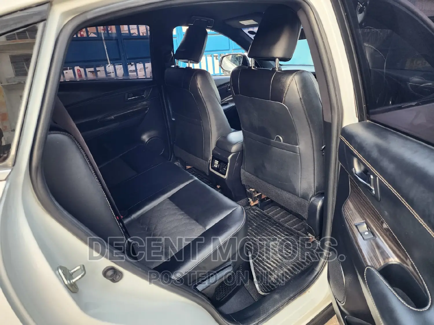 Toyota Harrier 2.0 4WD 2014 White