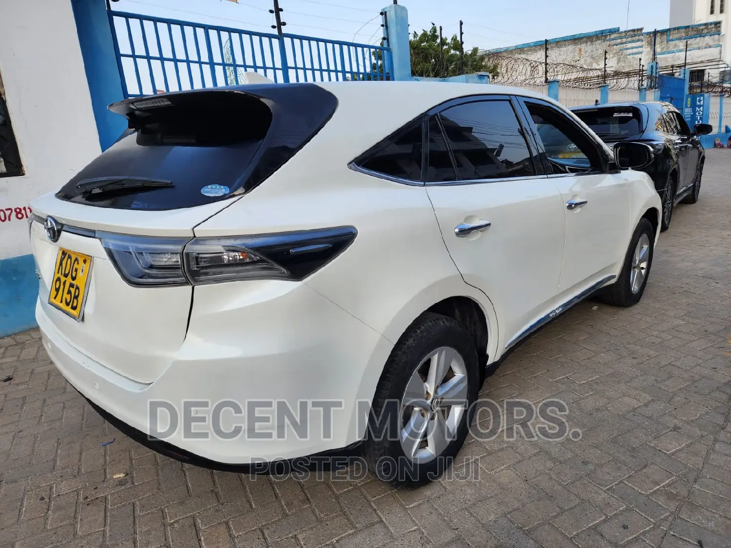 Toyota Harrier 2.0 4WD 2014 White