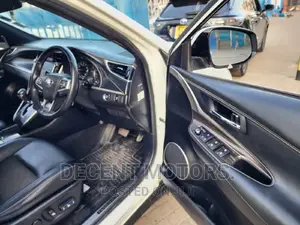 Toyota Harrier 2.0 4WD 2014 White
