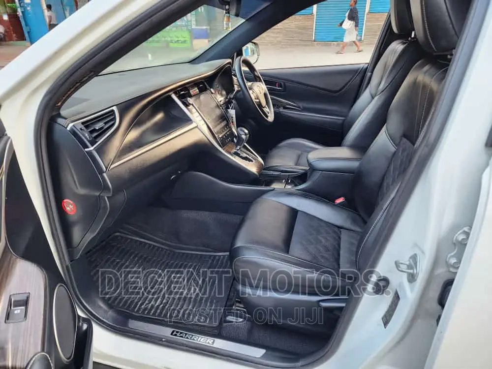 Toyota Harrier 2.0 4WD 2014 White