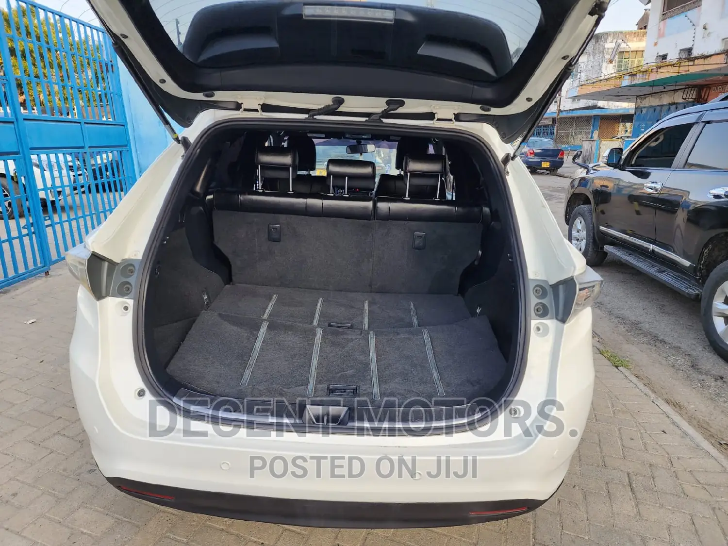 Toyota Harrier 2.0 4WD 2014 White