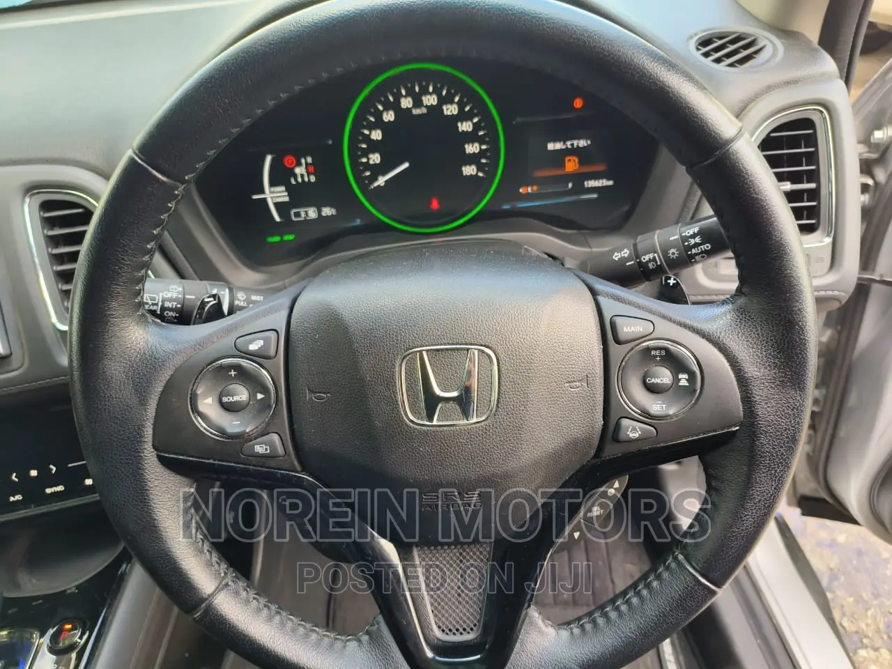 Honda Vezel 2016 Silver