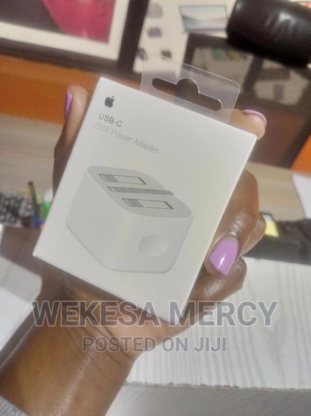 iPhone Usb C 25watts Power Adapter - main view