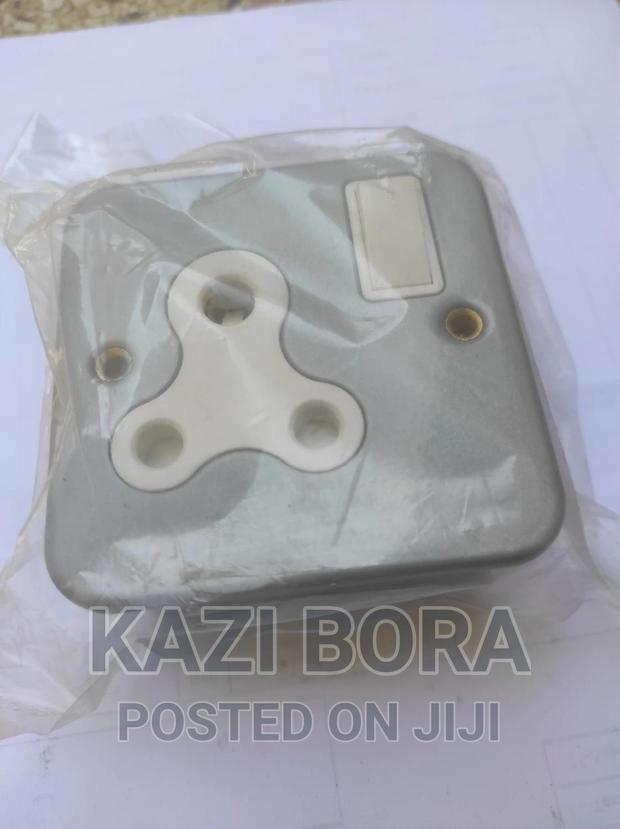 15A Round Pin Sockets