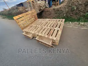 Pallet Bed- 5*6detachable With Drawers (£96)
