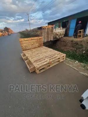 Pallets Bed- Detachable With Drawers (5*6hbn)