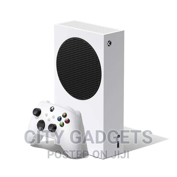 Microsoft Xbox Series S 512GB Game All-Digital Console