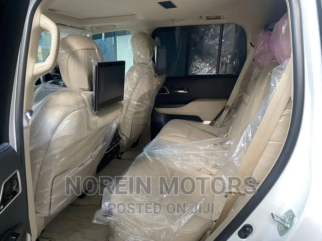 New Toyota Land Cruiser 2023 White