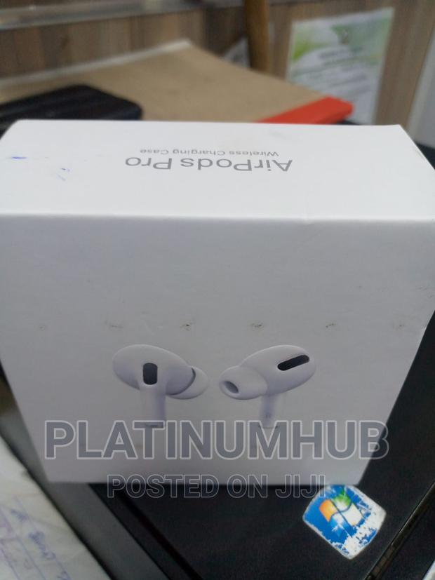 AIRPODS PRO Wireless Charging Case - main view