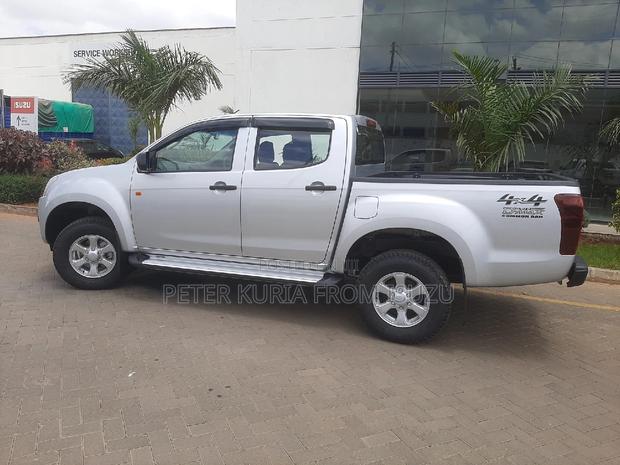 Euro 4 Isuzu Dmax 4×4 Double Cabin - thumbnail 7
