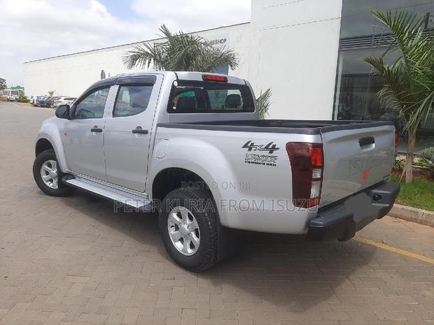 Euro 4 Isuzu Dmax 4×4 Double Cabin - thumbnail 4