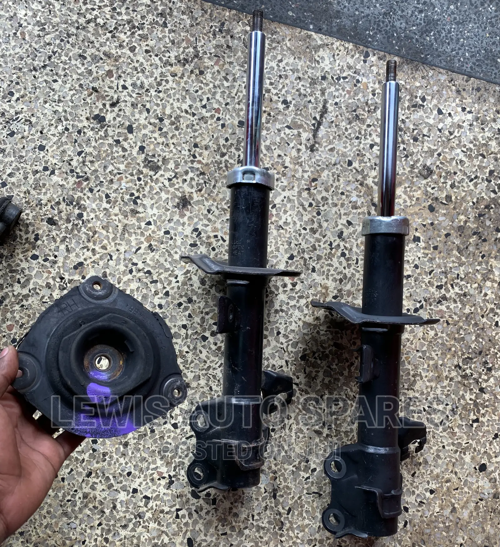 Shork Absorber Nissan Cube