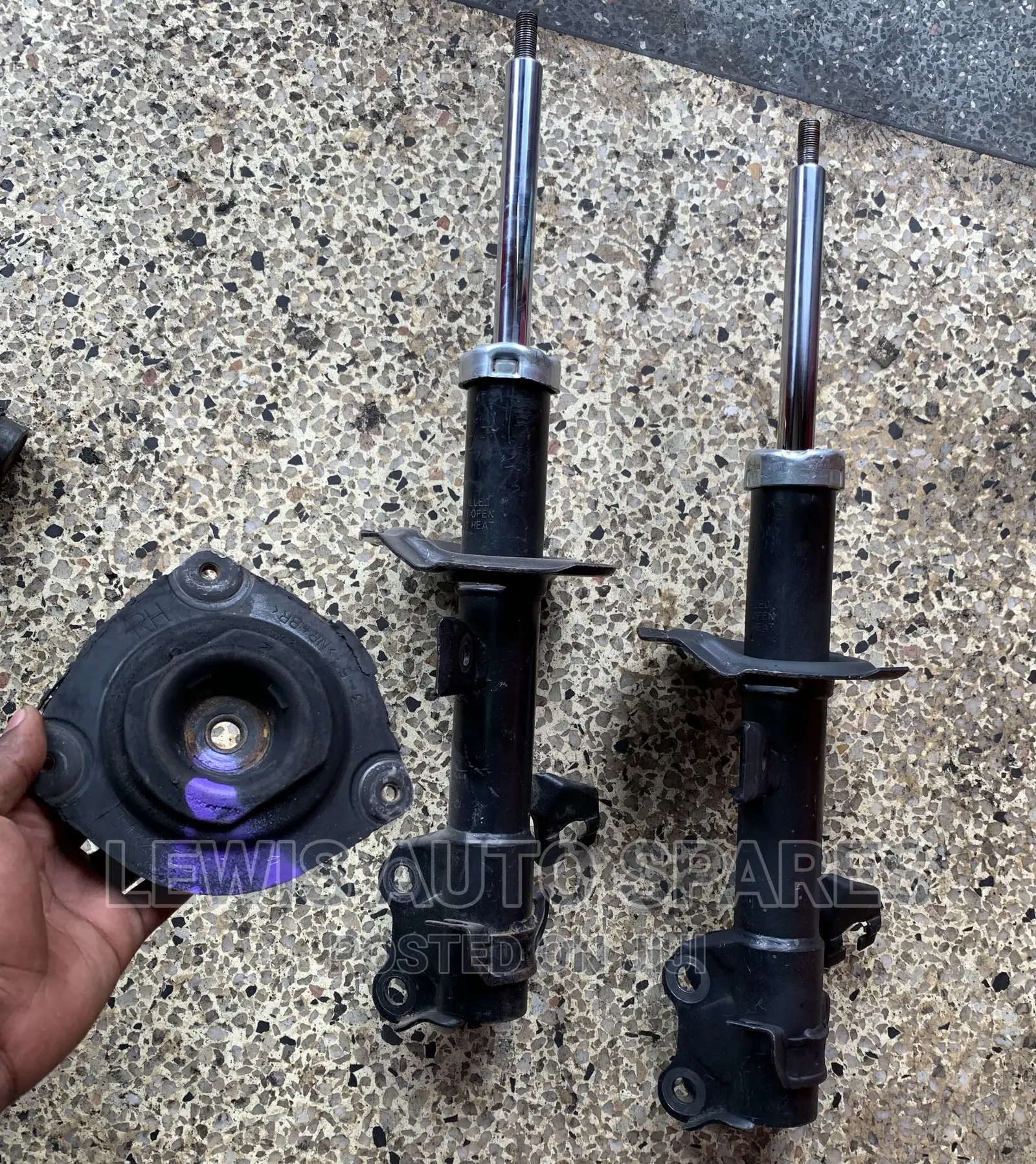 Shork Absorber Nissan Cube