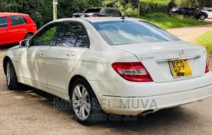 Mercedes-Benz C200 2011 Pearl