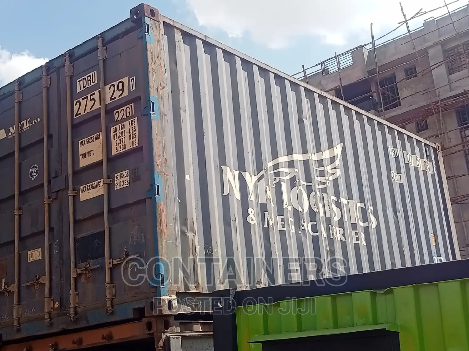 Clean and Variety of 20ft Containers