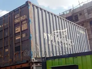 Clean and Variety of 20ft Containers