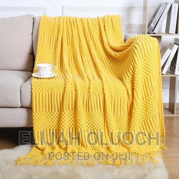 High Quality Knitted Throw Blankets With Tassal - thumbnail 3