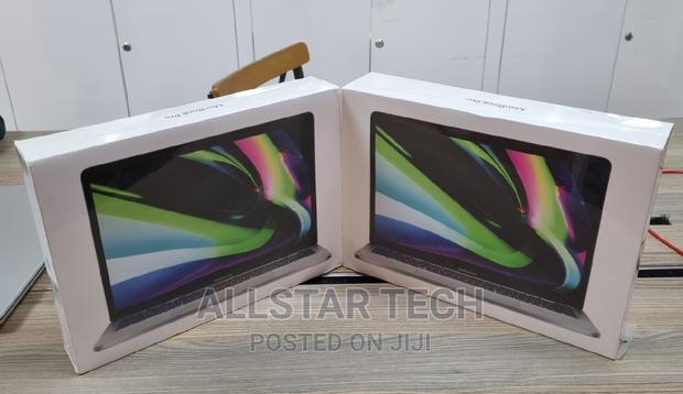 New Laptop Apple MacBook Pro 2022 M2 8GB Apple M2 SSD 256GB