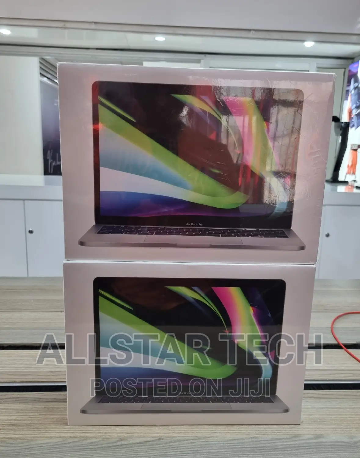 New Laptop Apple MacBook Pro 2022 M2 8GB Apple M2 SSD 256GB