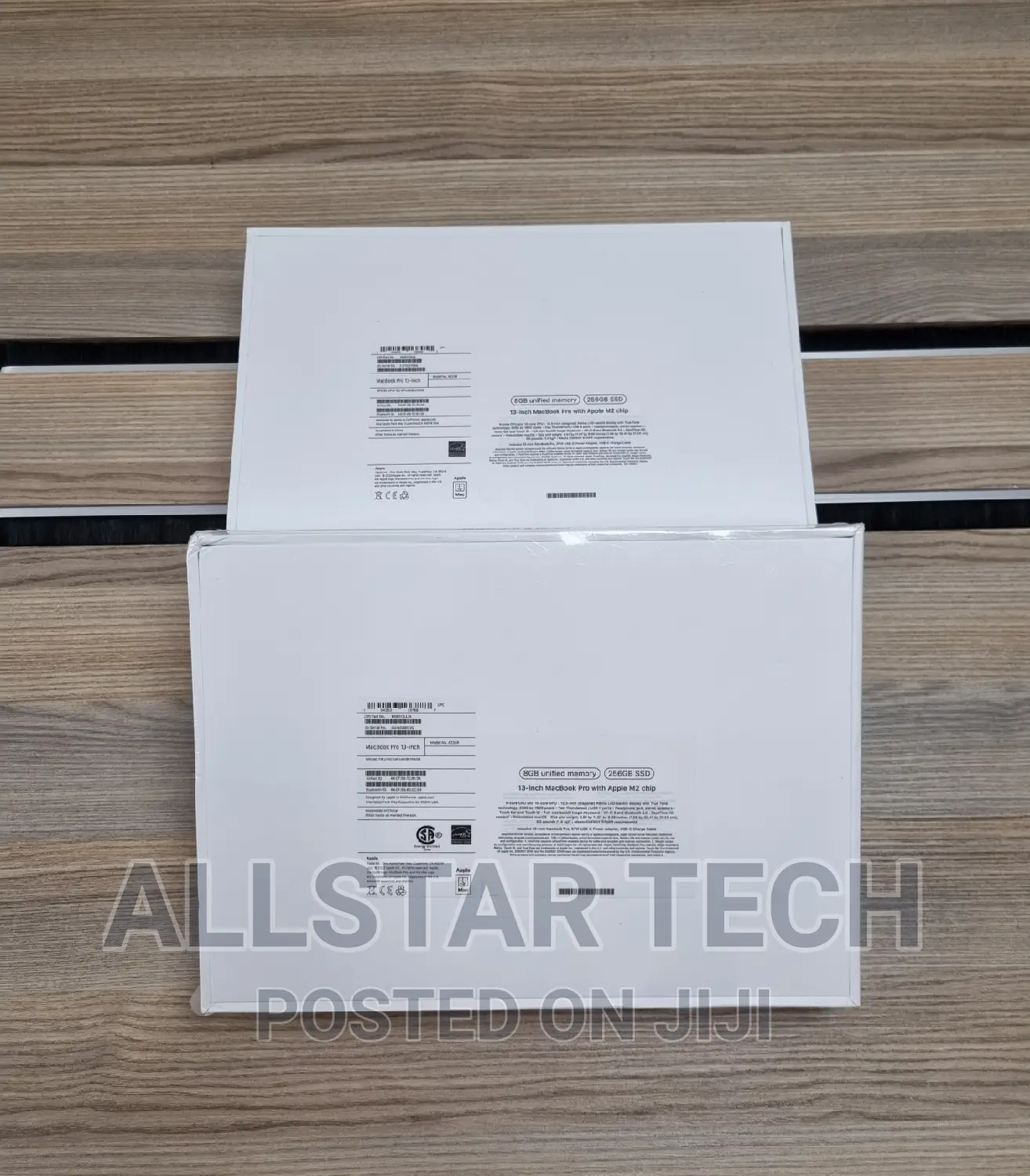 New Laptop Apple MacBook Pro 2022 M2 8GB Apple M2 SSD 256GB
