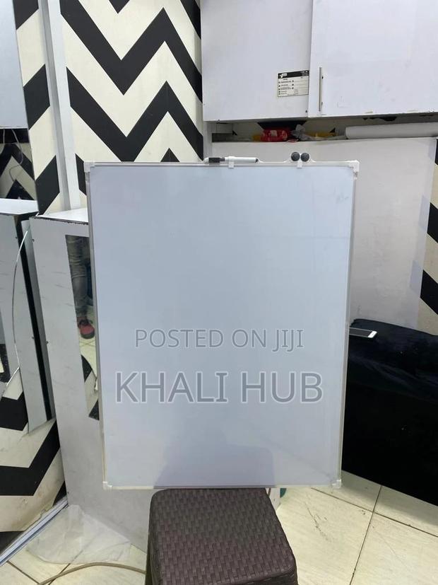 Whiteboard 60cm by 80cm - main view