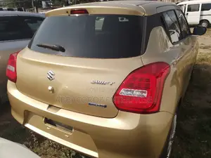 Suzuki Swift 2016 Gold