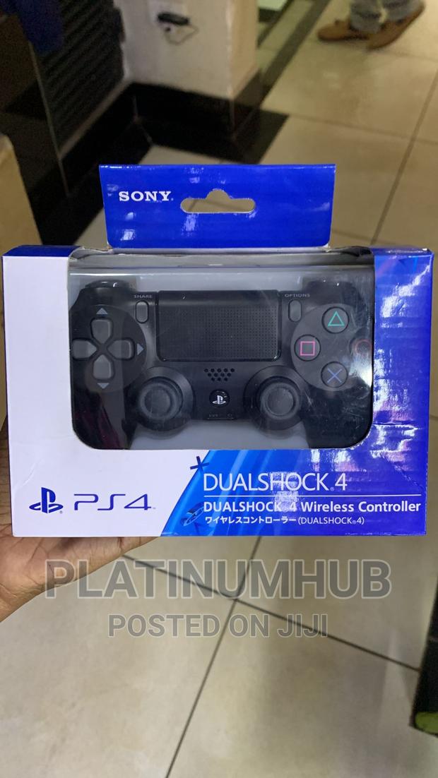 SONY DUALSHOCK 4 Wireless Controller - main view