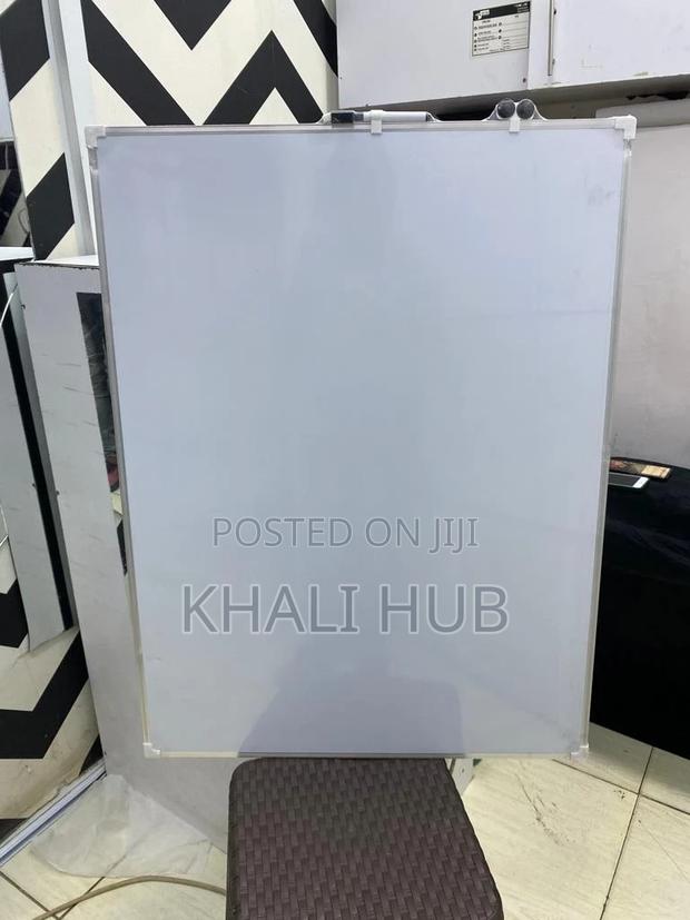 White Board Whiteboard- 80cm by 60cm - main view