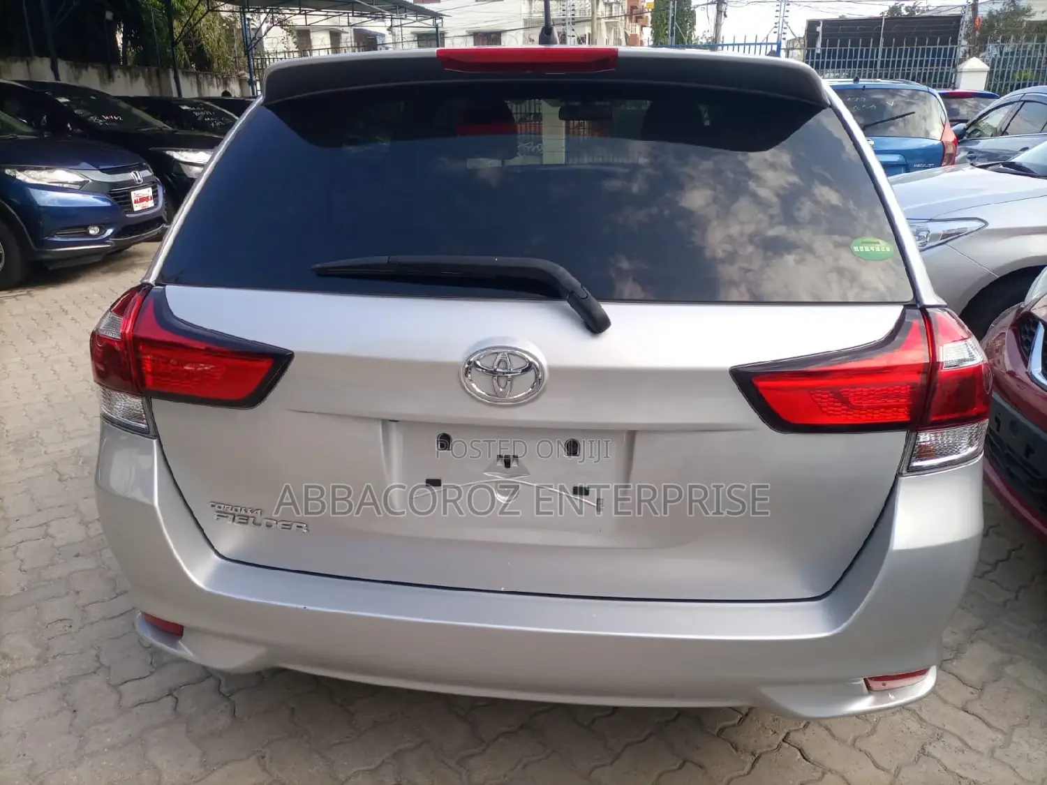 Toyota Corolla Fielder 2017 Silver
