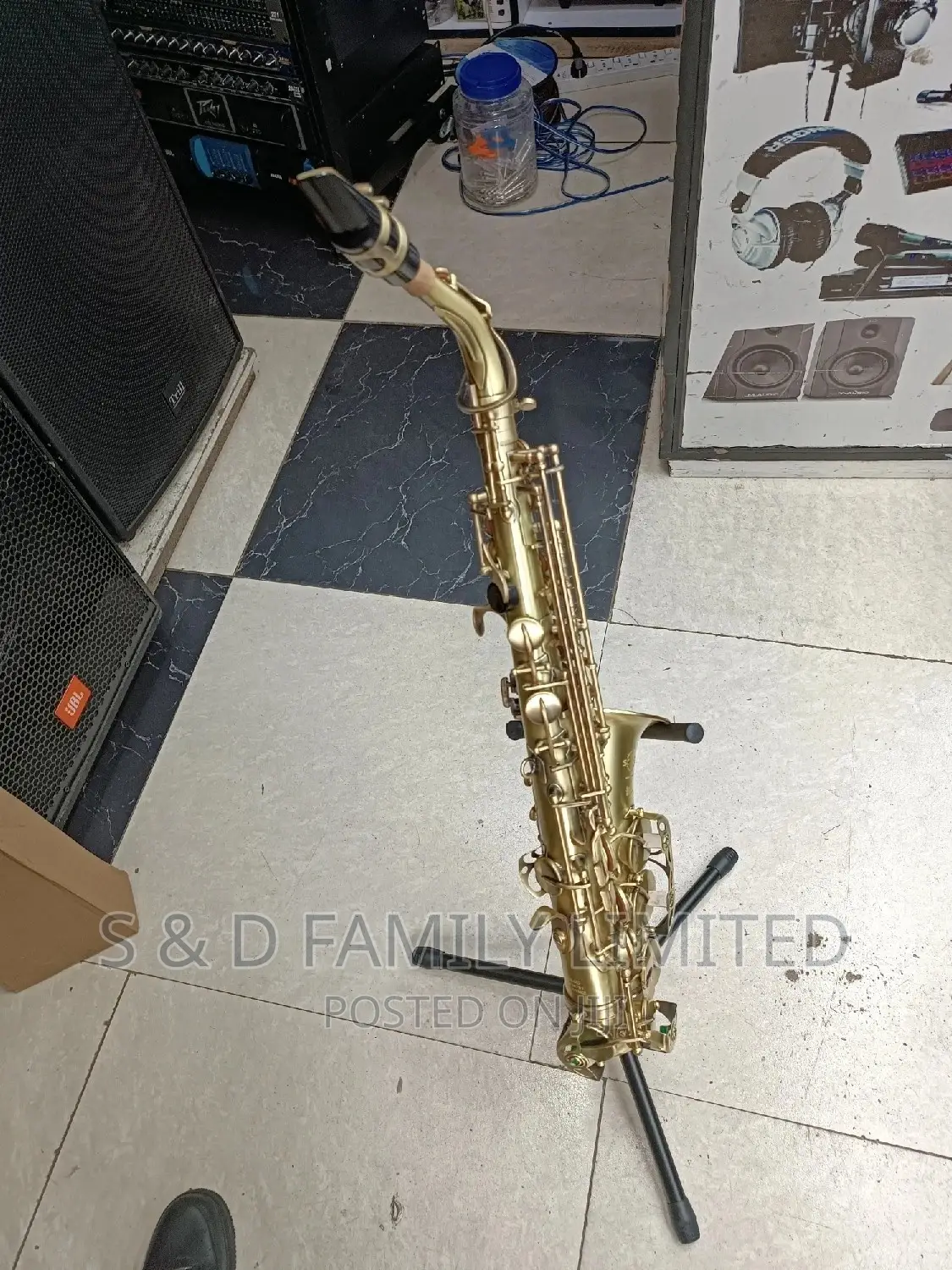 Selmer Alto Saxophone With Stand