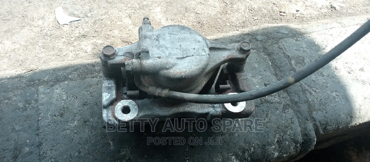 Toyota Hiace Front Caliper