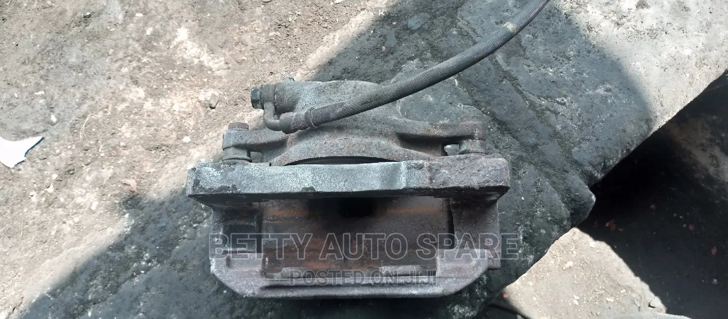 Toyota Hiace Front Caliper