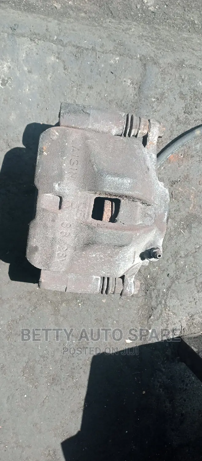 Toyota Hiace Front Caliper
