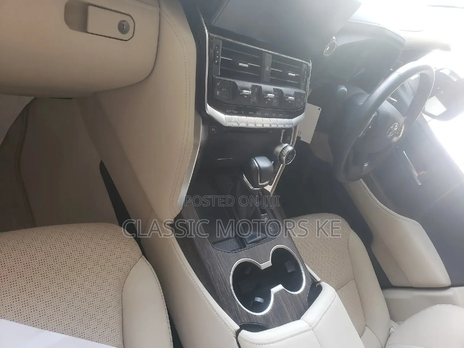Toyota Land Cruiser 3.3 Diesel 4WD 2022 White