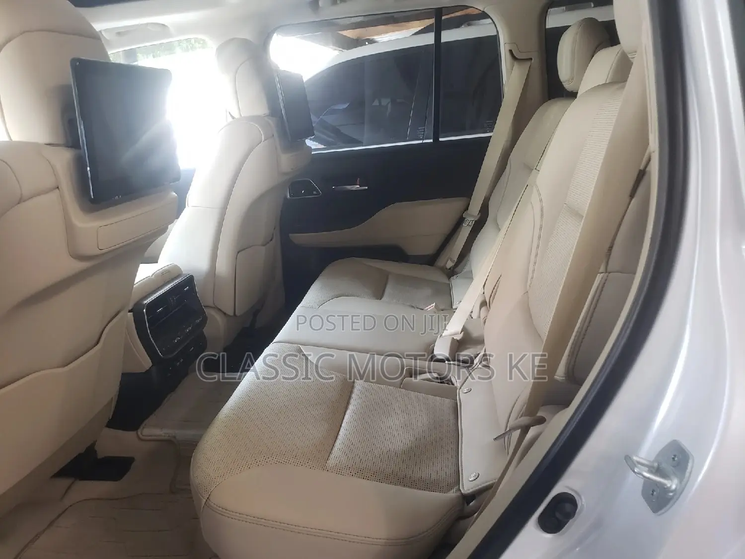 Toyota Land Cruiser 3.3 Diesel 4WD 2022 White