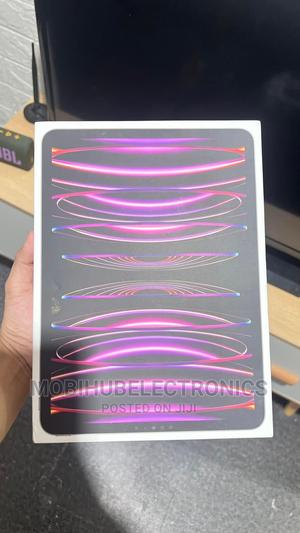 New Apple iPad Pro 11 (2022) 256 GB Gray - main view