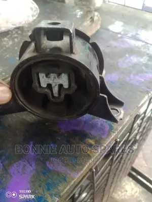 Nissan DAYZ Gearbox Mounting