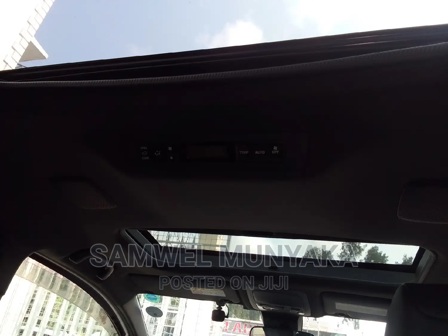 Toyota Esquire 2.0 AWD (8 seater) 2016 Pearl