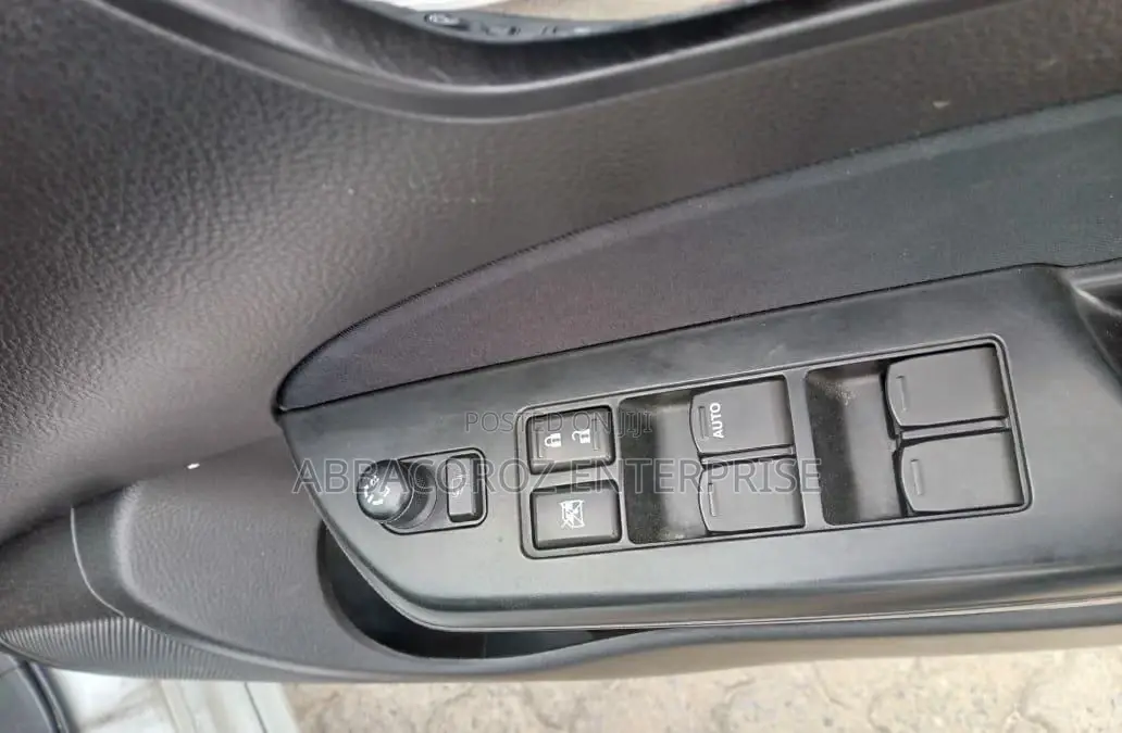 Suzuki Swift 2016 Silver