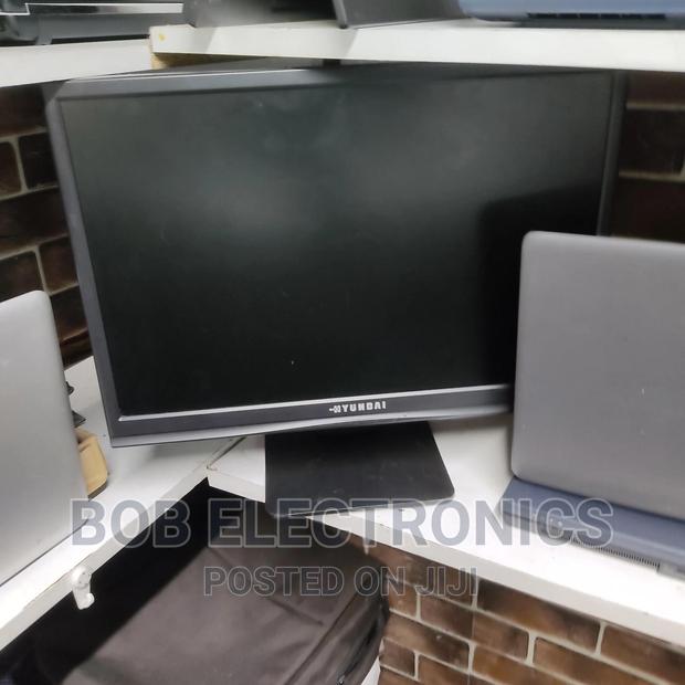 TFT Monitors 19inch - thumbnail 3